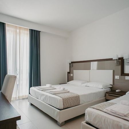 Hotel Baia Marina Cupra Marittima Exterior foto